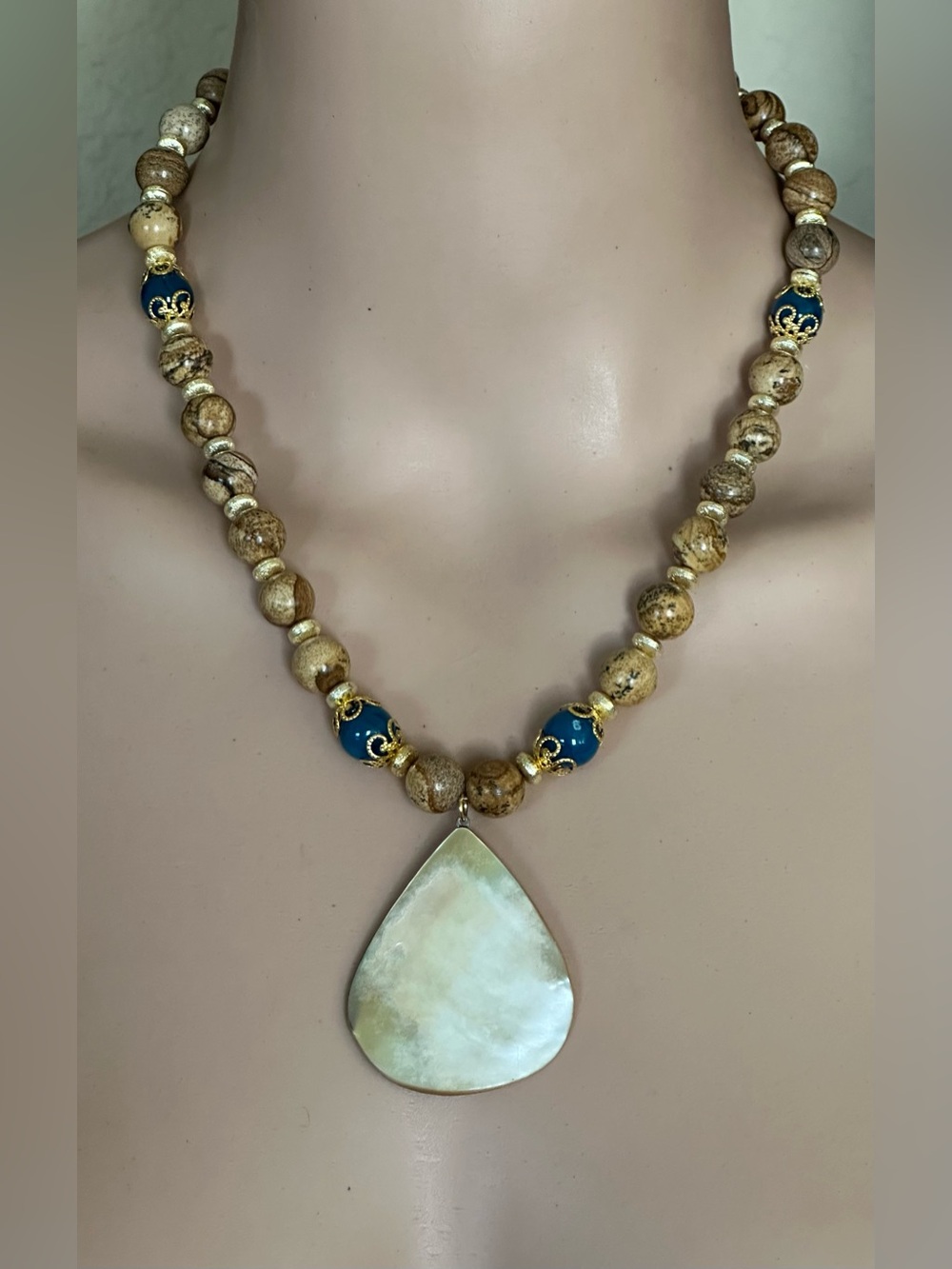 20-1/2 inch elegant Jasper bead necklace and bracelet set NWOT